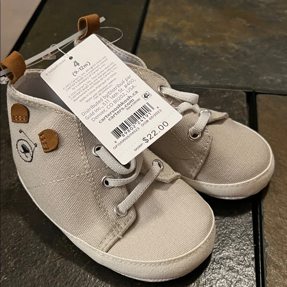 NWT Carter’s 9-12m (size 4) Adorable Tan Teddy Bear Shoes
